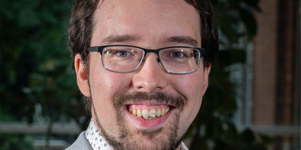 Du monde des particules à celui des qubits