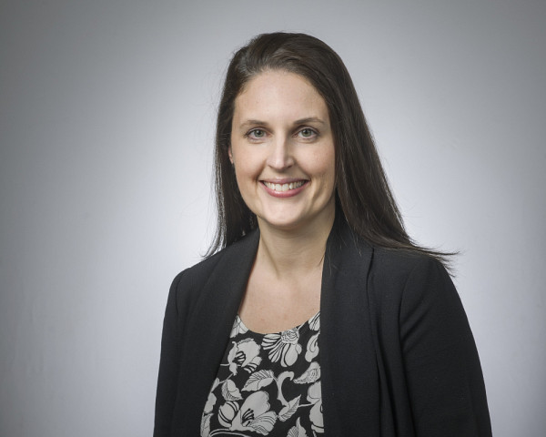 Myriam Lemelin,&nbsp;professeure adjointe en g&eacute;omatique appliqu&eacute;e &agrave; l&rsquo;Universit&eacute; de Sherbrooke et titulaire de la Chaire de recherche du Canada en t&eacute;l&eacute;d&eacute;tection de la g&eacute;ologie nordique et spatiale.