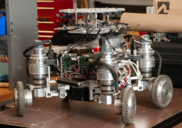 Le robot Azimut, conçu au 3IT.