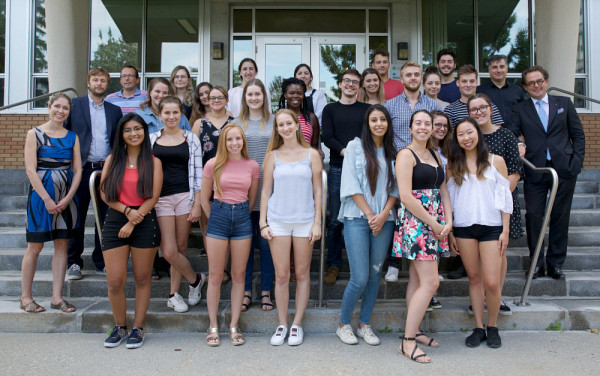 Une premi&egrave;re rencontre entre &eacute;tudiantes et &eacute;tudiants en communication du Qu&eacute;bec et de la Belgique.