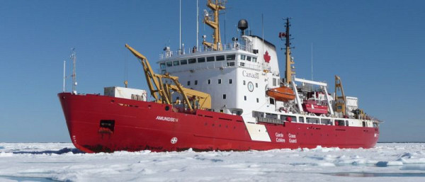 Avec ses 65 systèmes scientifiques et ses 22 laboratoires à bord, le NGCC Amundsen peut répondre aux besoins de spécialistes de l’Arctique provenant d’un large éventail de disciplines. 