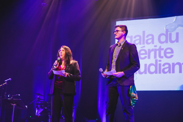 Pre Nathalie Roy, doyenne de la Facult&eacute; de g&eacute;nie et Alexandre Baril, pr&eacute;sident de l'Association g&eacute;n&eacute;rale &eacute;tudiante en g&eacute;nie (AGEG).