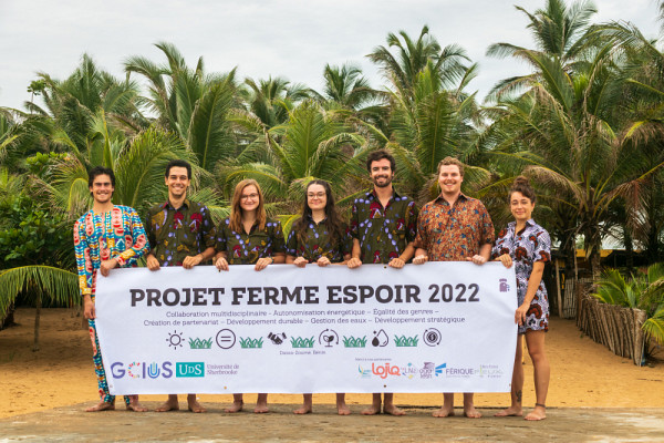 Des personnes étudiantes de l'UdeS au Bénin en 2022 pour concrétiser le projet Ferme Espoir.