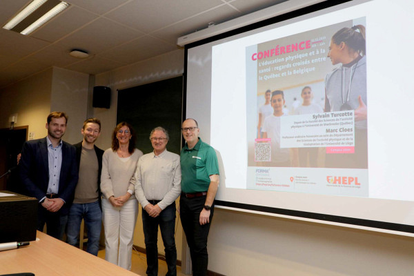 De gauche &agrave; droite : Pierre-Philippe Dumont, J&eacute;r&eacute;my Bonni, Annick Lapierre, Marc Cloes et Sylvain Turcotte