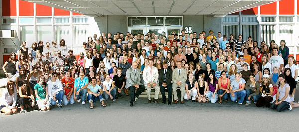 Les &eacute;tudiantes et &eacute;tudiants de la cohorte 2007-2011 en m&eacute;decine de l'UdeS se sont class&eacute;s 2es&nbsp;aux examens d'aptitude du Conseil m&eacute;dical du Canada.