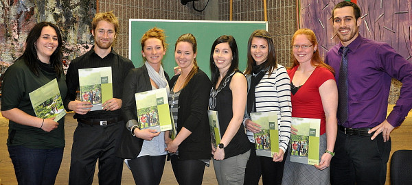 Les laur&eacute;ats 2011 du Prix du Vice-rectorat &agrave; l'enseignement et de la Boutique Le Coureur : Lisa-Anne Lessard, Guillaume Lacerte, Laurence Beaunoyer-Pinsonneault, Sarah Dubreuil, Julie Leblanc, Vicky Jolicoeur-Lalonde, Myl&egrave;ne Brosseau et Simon P.-Beauregard.