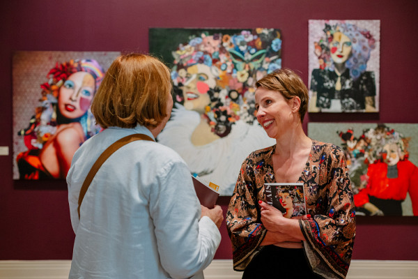 La peintre et collagiste Adèle Blais à l’exposition « Adèle Blais - Que serions-nous ? », au Musée des beaux-arts de Sherbrooke.