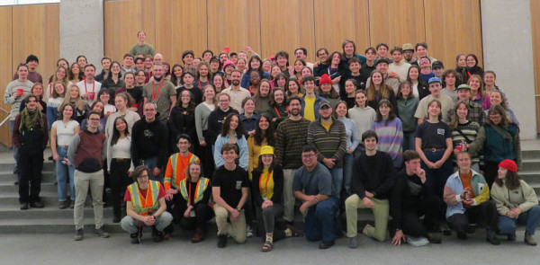 Photo de famille de tous les participants et participantes (photo fournie)