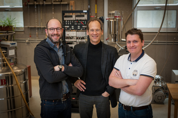 Les physiciens Nicolas Doiron-Leyraud, Louis Taillefer et Sven Badoux.