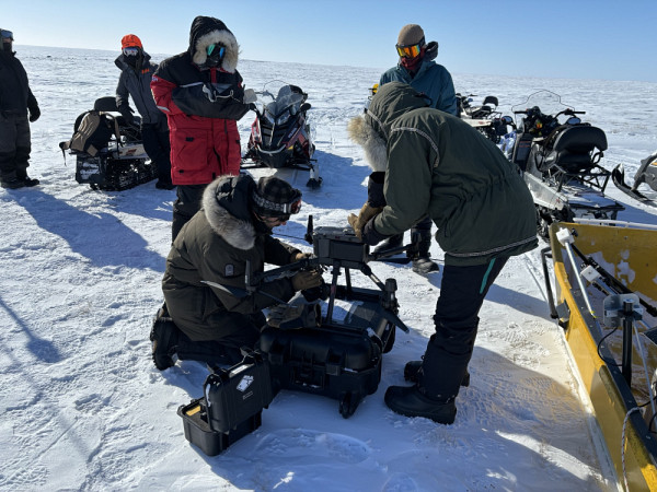 L'équipe du professeur Langlois s'est rendue à Cambridge Bay en Arctique pour compléter sa collecte de données.