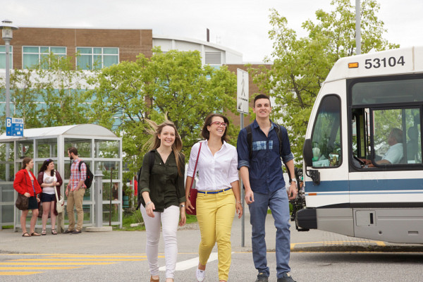 L'Université et la Ville de Sherbrooke peuvent être fières de l'entente unique d’accès libre au transport en commun pour les étudiants. 
