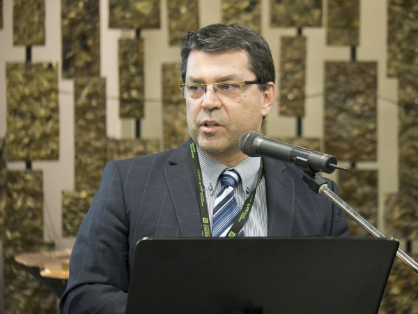 Le doyen, Serge Striganuk