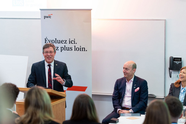 Le professeur Jean-Pierre Perreault, recteur de l&rsquo;Universit&eacute; de Sherbrooke