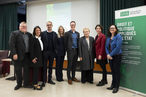 Pr Pascal Fr&eacute;chette, vice-doyen &agrave; l'enseignement, Jos&eacute;e Chartier, directrice des affaires &eacute;tudiantes et secr&eacute;taire de Facult&eacute;, Pr David Koussens, vice-doyen &agrave; la recherche et aux relations internationales, Pauline Marois, Pre Marie-Pierre Robert, doyenne, Pre Marie-Pierre Allard, secr&eacute;taire g&eacute;n&eacute;rale de l'UdeS.