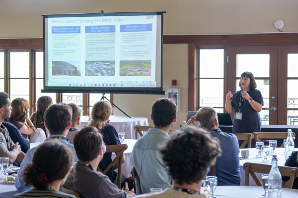 L'activit&eacute; incluait une s&eacute;rie de pr&eacute;sentations de partenaires industriels, t&eacute;moignant de la force de l&rsquo;innovation et de la recherche collaborative au 3IT, notamment avec Val&eacute;rie Oberson de IBM Bromont.