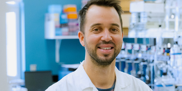 Jérôme Côté, coordonnateur de Neurosciences Sherbrooke et professionnel de recherche à la Faculté de médecine et des sciences de la santé de l'Université de Sherbrooke