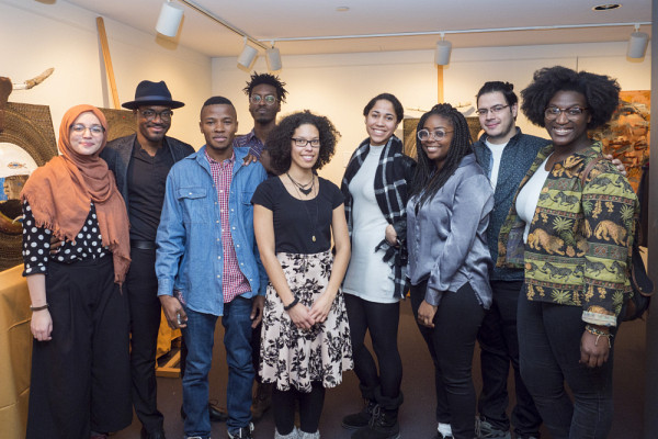 Quelques membres du Collectif du MHNUS en compagnie des artistes de l'exposition pr&eacute;sents au vernissage.