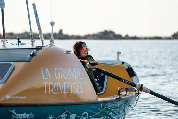 Anabelle Guay à bord de son embarcation lors de son projet La Grande Traversée.