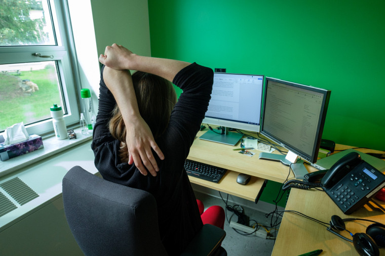 Intégrer des exercices au travail peut contribuer à limiter les douleurs musculosquelettiques.