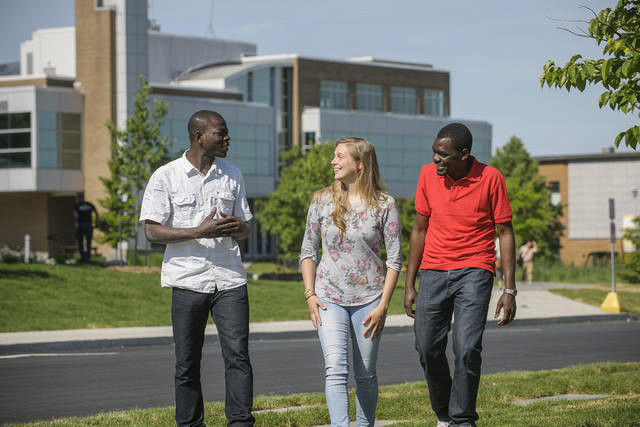 Saviez-vous qu’environ 3 500 étudiants internationaux et immigrants poursuivent des études à l’Université de Sherbrooke?