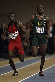 L'athlète masculin par excellence en 2008 à l'Université de Sherbrooke a complété l'épreuve en 10,15 secondes.