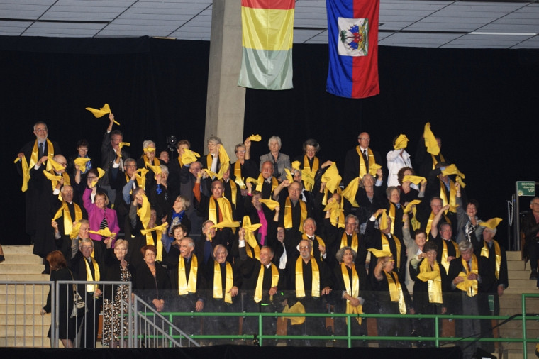Quarante-huit diplômés de la cohorte 1962, qui célébraient le cinquantenaire de l’obtention de leur diplôme.