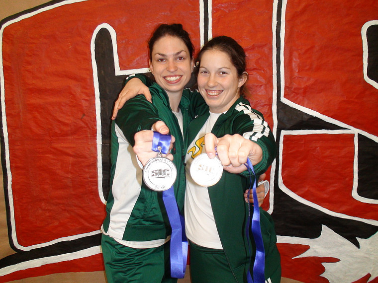 Pascale Délisle et Annie Larose ont toutes deux remporté des médailles d'argent, l'une au pentathlon, l'autre au lancer du marteau.