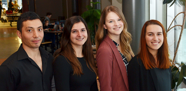 L’équipe de l’automne 2019 du Campus principal à Sherbrooke est composée de Julien Mussard, Audrey Rochon, Catherine Gaulin et Lucille Doiron, tous à la maîtrise en environnement.