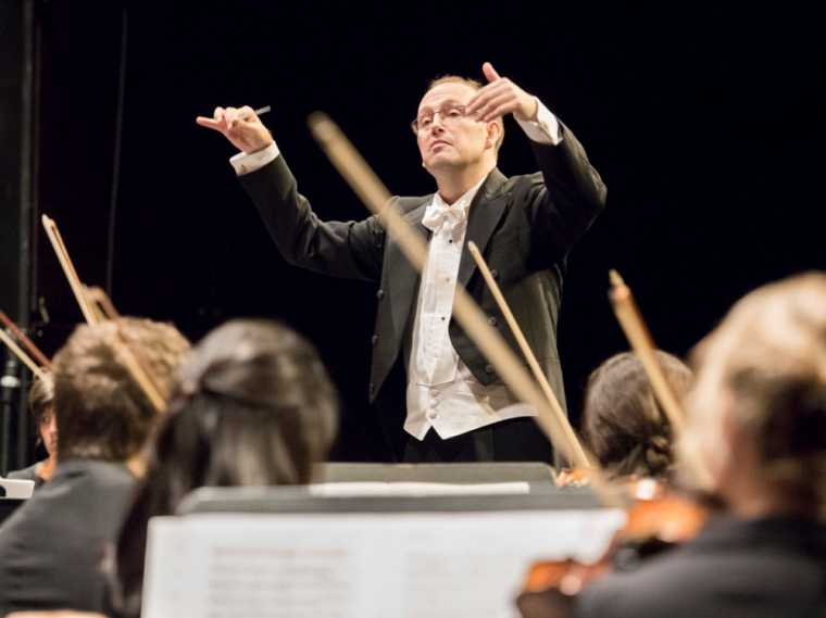 Le chef d’orchestre et chargé de cours à l’École de musique François Bernier sera au pupitre de l’Orquesta Sinfónica de Nuevo León.