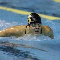 Isabelle Chaput a mérité deux places en finale B et abaissé au passage les records du Vert & Or aux 50 m et 100 m papillon, lors du récent championnat de Sport interuniversitaire canadien de natation à Calgary.