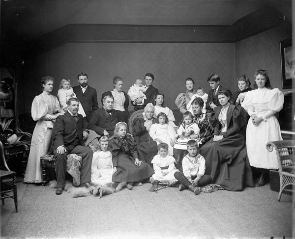 Sir Charles Tupper et sa famille