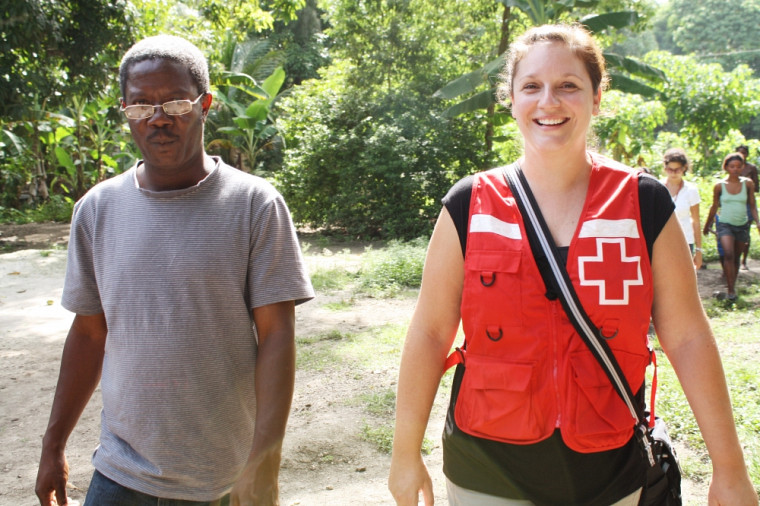Vicky Chainey lors de sa mission en Haïti, en 2010.