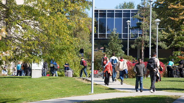 La Journée portes ouvertes représente l’occasion idéale pour découvrir l’UdeS et apprécier l’atmosphère chaleureuse et dynamique qui règne sur ses campus.