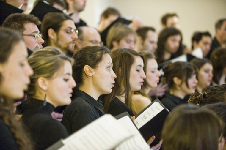 L'Ensemble vocal et le Choeur de chambre de l'École de musique s'unissent pour vous offrir un programme d’œuvres nouvelles de chant choral.