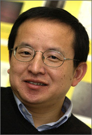 Yue Zhao, professeur à la Faculté des sciences de l'Université de Sherbrooke
