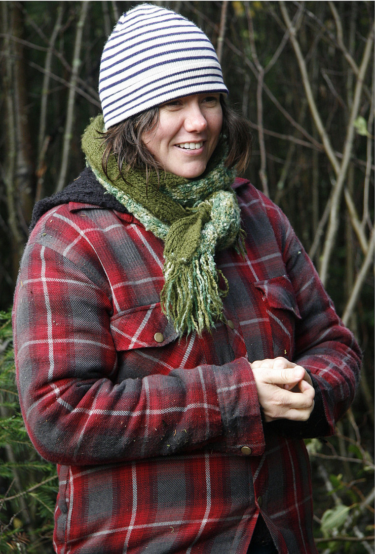 Stéphanie Lanthier dans la forêt boréale québécoise lors du tournage de son documentaire Les Fros.