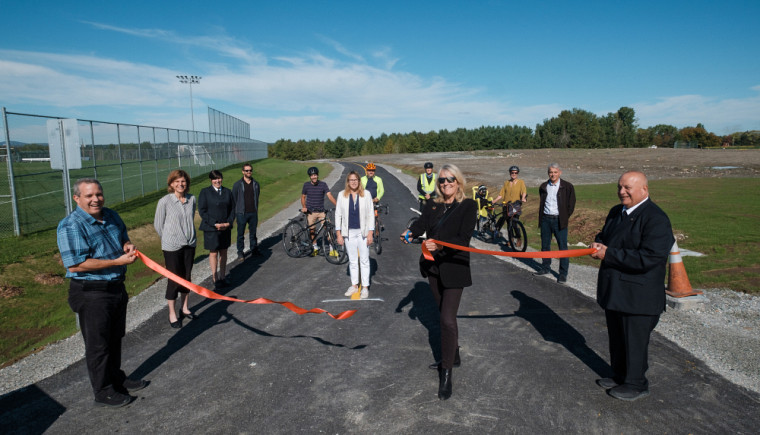 La nouvelle piste polyvalente reliant le parc Innovation au Campus principal a été inaugurée officiellement lors de la Semaine de la mobilité durable.