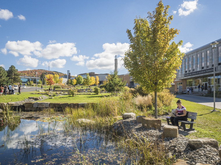La maîtrise et le doctorat en sciences du langage sont offerts sur le Campus principal de l'Université de Sherbrooke.