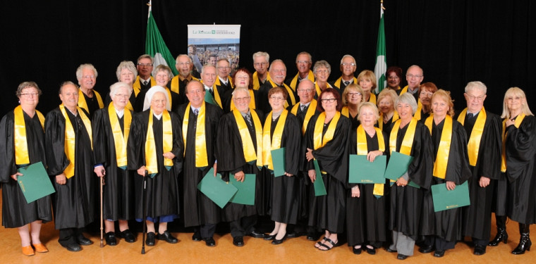 Les pionniers qui ont célébré le 50e anniversaire de l’obtention de leur diplôme lors de la collation des grades 2013