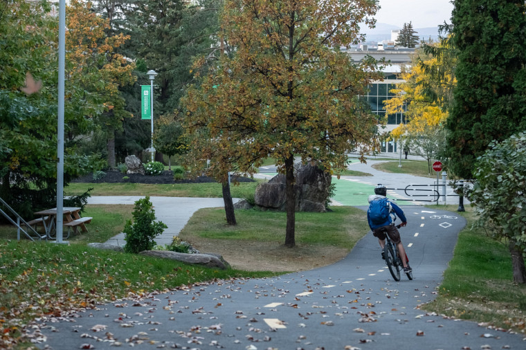 De nouveaux tronçons de pistes cyclables pour relier le Campus principal ont été ajoutés depuis 2019.