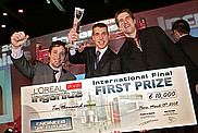 Les étudiants en génie mécanique Pascal Parent, Jean-Michel Talbot-Bolduc et Miguel Costa sont les grands gagnants du concours L'Oreal Ingenius Contest&nbsp;2008.