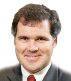 Eric Ellyson est directeur d'usine, Soucy International, diplÃ´mÃ© en gÃ©nie mÃ©canique en 1989.
