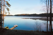 Ruovesi, Finlande. Vue matinale sur le lac, lors de notre fin de semaine dans un chalet. C'est dans ce lac que nous avons sauté après le sauna.