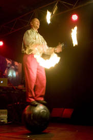 Les prestations artistiques étaient relevées lors du 13e Gala du rayonnement. Les quelque 400 convives ont même eu droit à un numéro de jonglerie enflammé.