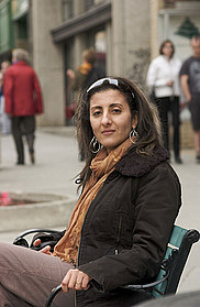 Chargée de cours à la Faculté des lettres et sciences humaines, Samia Mihoub étudie le journalisme citoyen. Elle est aussi professionnelle de recherche au vice-décanat aux études supérieures à la Faculté de médecine et des sciences de la santé.