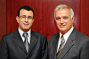 Aziz Alaoui, président d'ISACA-Québec, et Roger Noël, doyen de la Faculté d'administration.