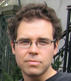 Igor Tchoukarine, né à Sherbrooke et  titulaire d'un baccalauréat en histoire (2000) de l'Université de Sherbrooke.